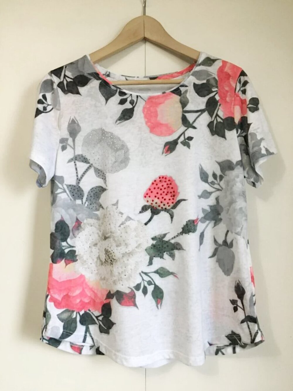 Alia Petite Graphic Tee Medium MP Rose Flower Print Rhinestone & Damask